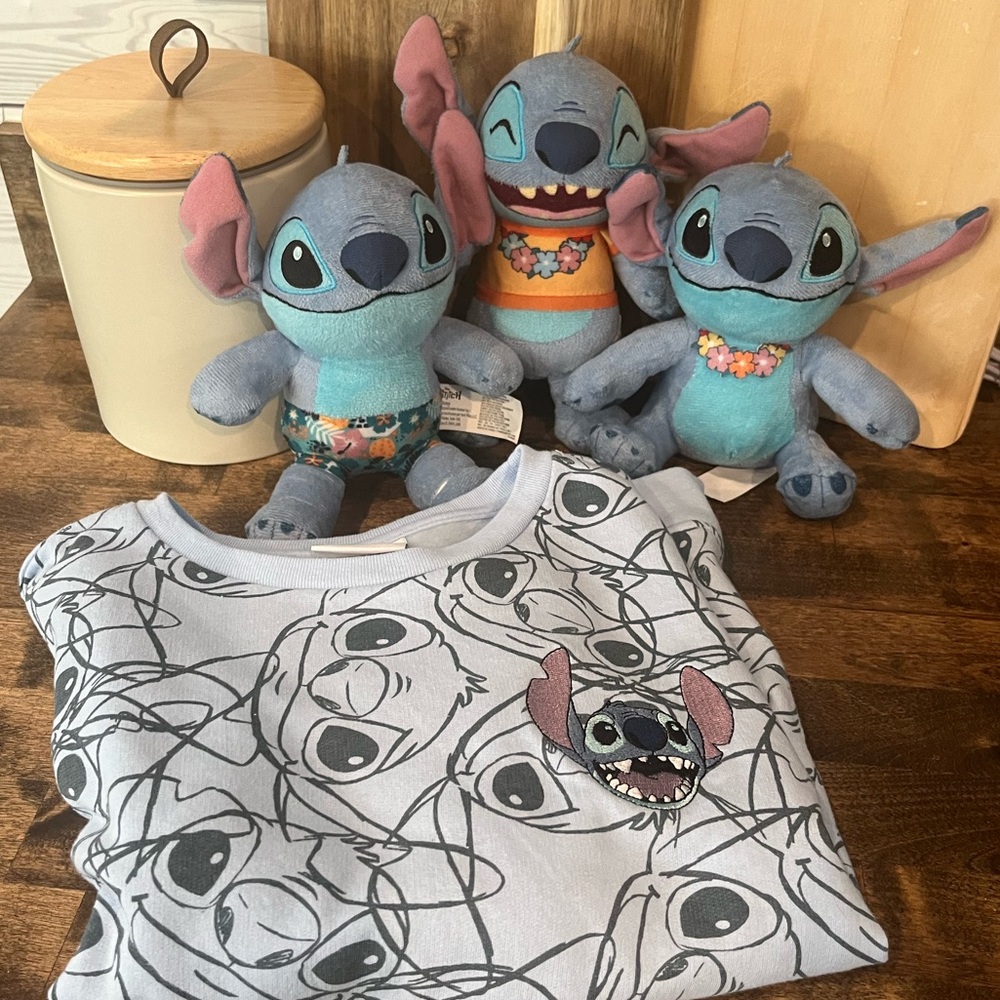 Stitch light weight sweatshirt NWOT